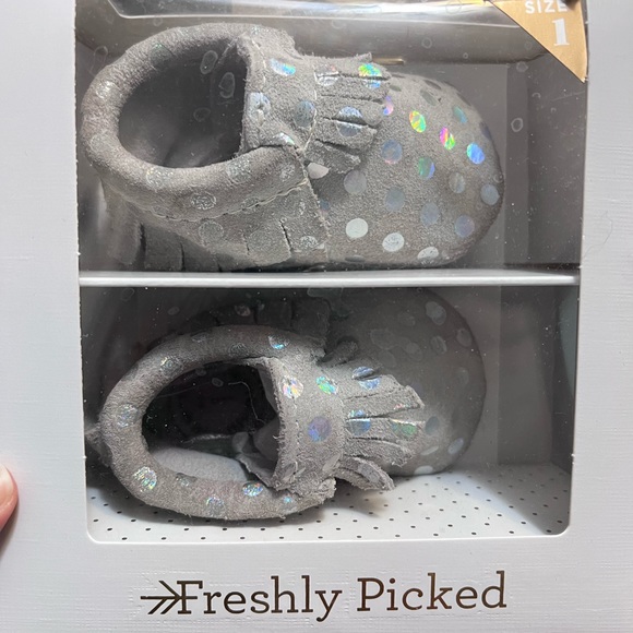 Freshly Picked Baby Moccasins - Rainbow Dots - Picture 1 of 9